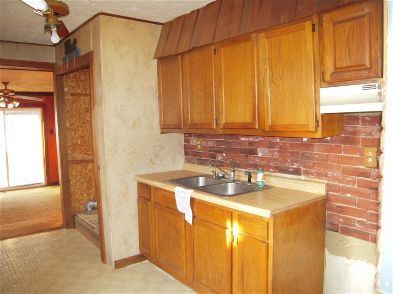1157 W Mcclurg St, Frankfort, IN 46041 photo 4