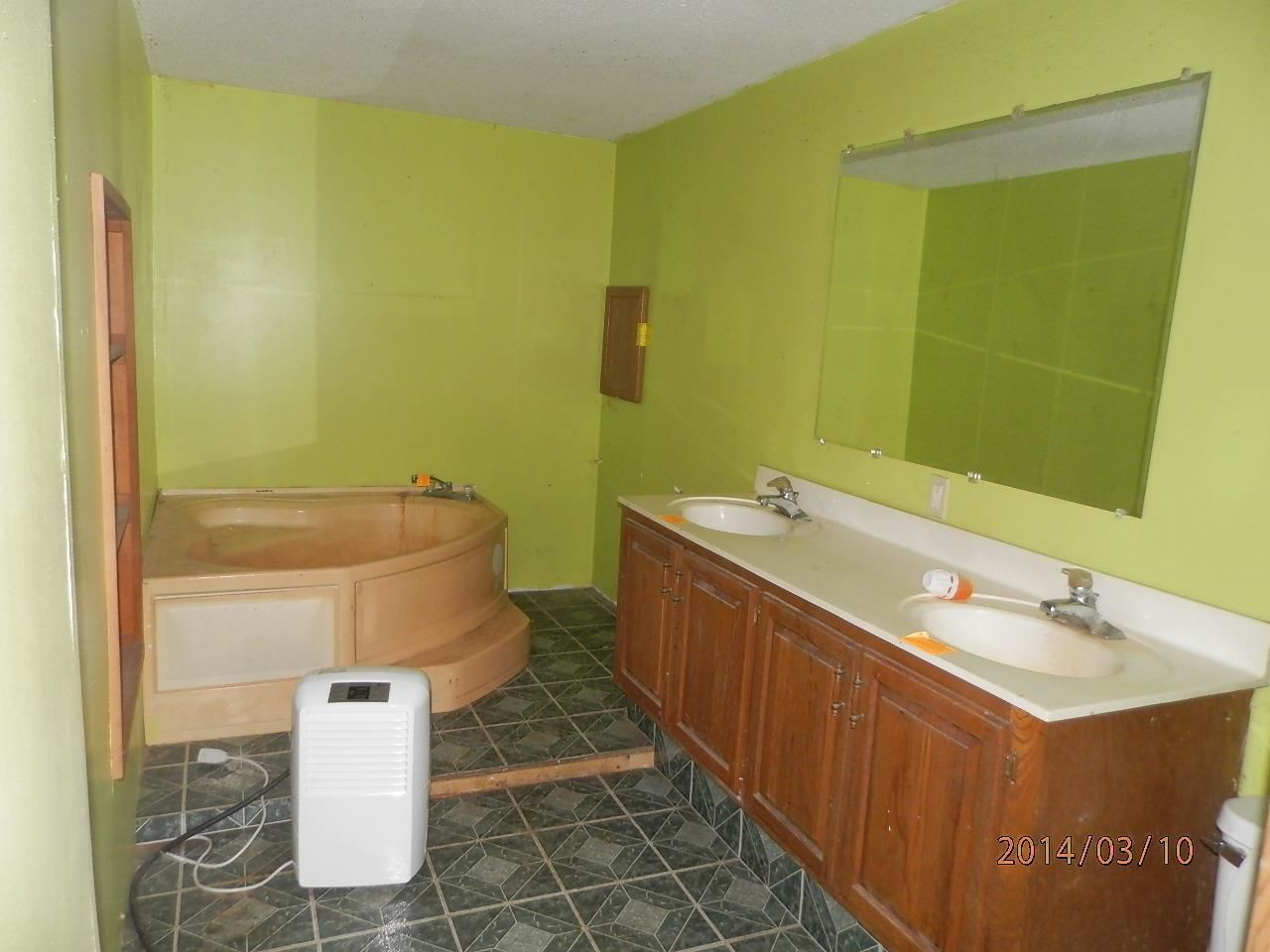 7665 N 1050 E, Howe, IN 46746 photo 13