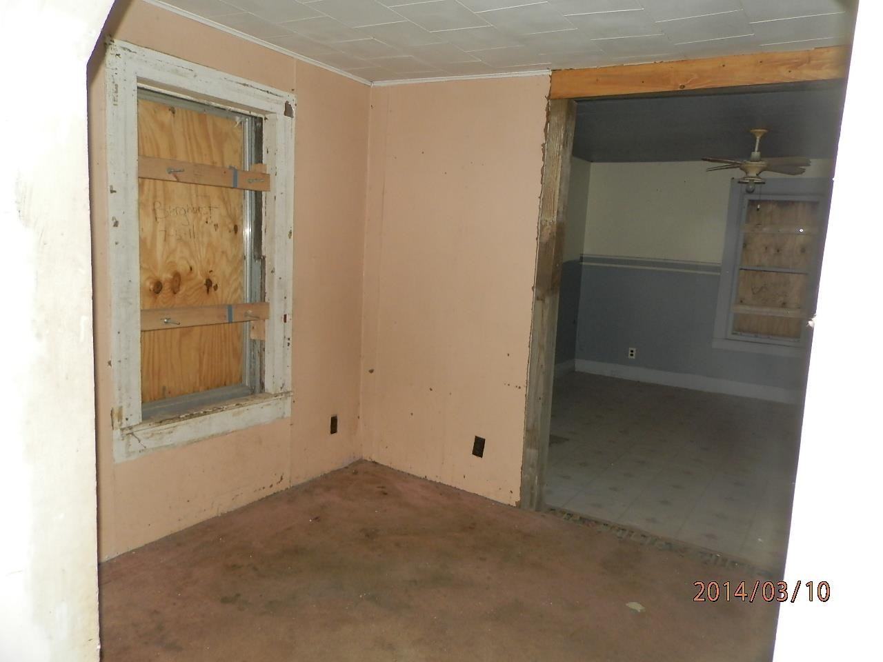 7665 N 1050 E, Howe, IN 46746 photo 10