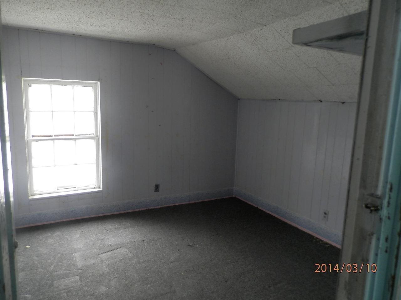 7665 N 1050 E, Howe, IN 46746 photo 3