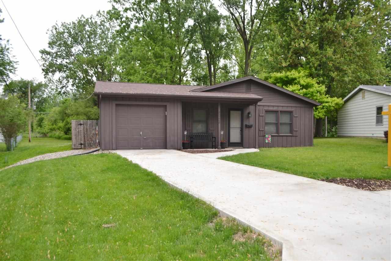 2928 Pinewood Dr, Fort Wayne, IN 46809 photo 1