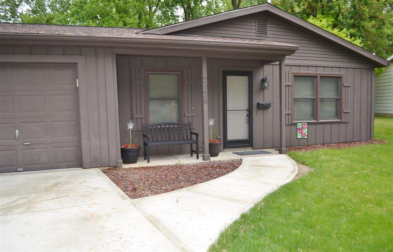 2928 Pinewood Dr, Fort Wayne, IN 46809 photo 3