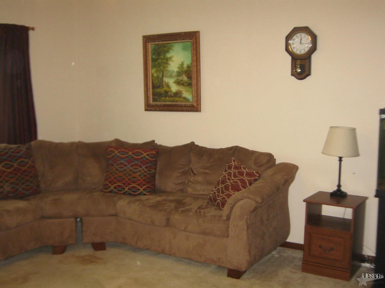 505 S Indiana St, Bluffton, IN 46714 photo 4