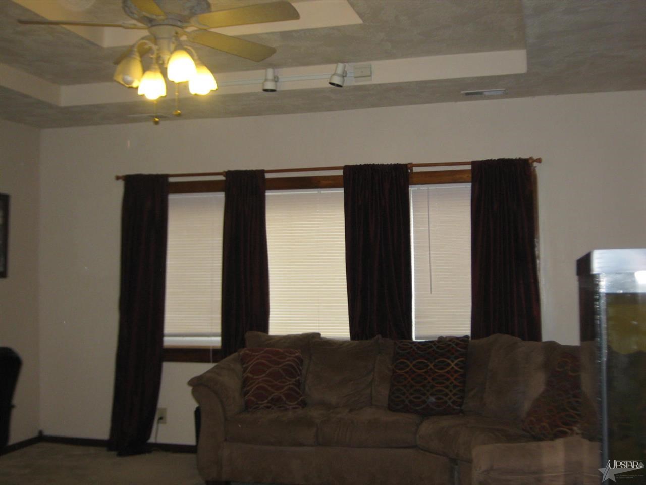 505 S Indiana St, Bluffton, IN 46714 photo 5