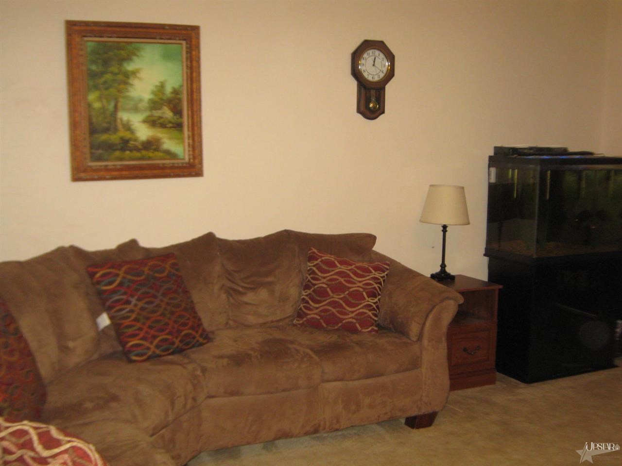 505 S Indiana St, Bluffton, IN 46714 photo 3