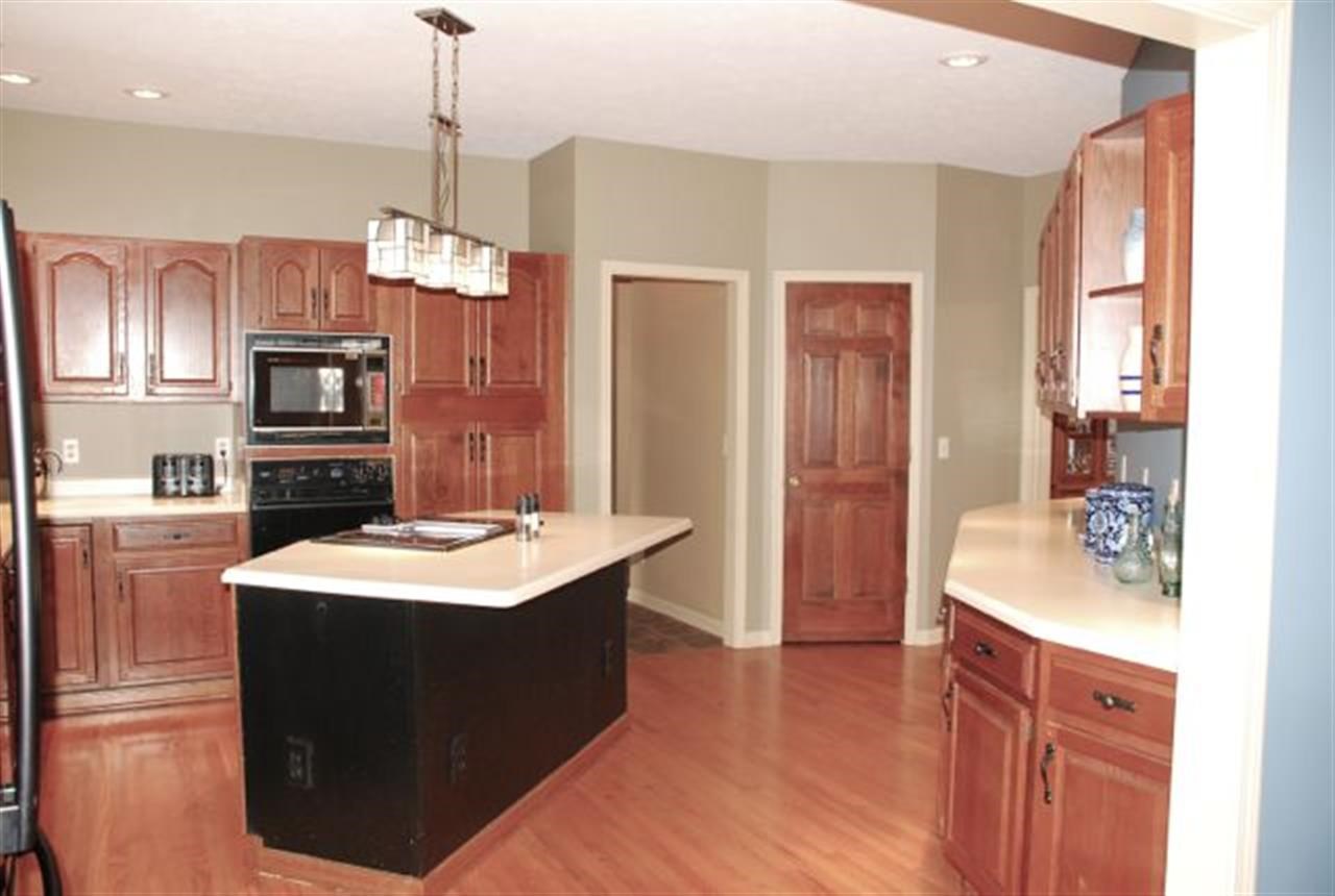 15545 Spring Ct, Granger, IN 46530 photo 2