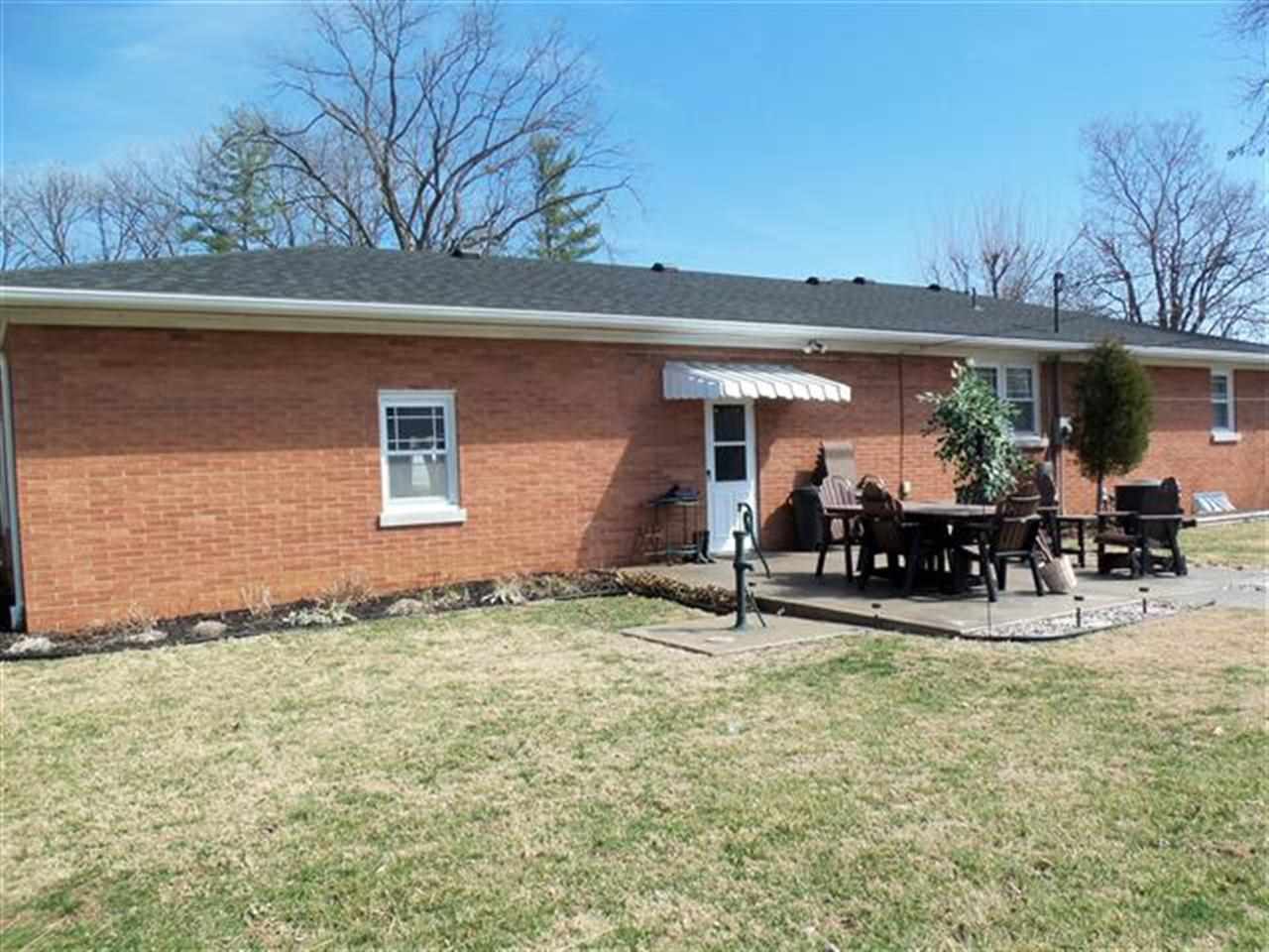 309 S Vine St, Haubstadt, IN 47639 photo 2