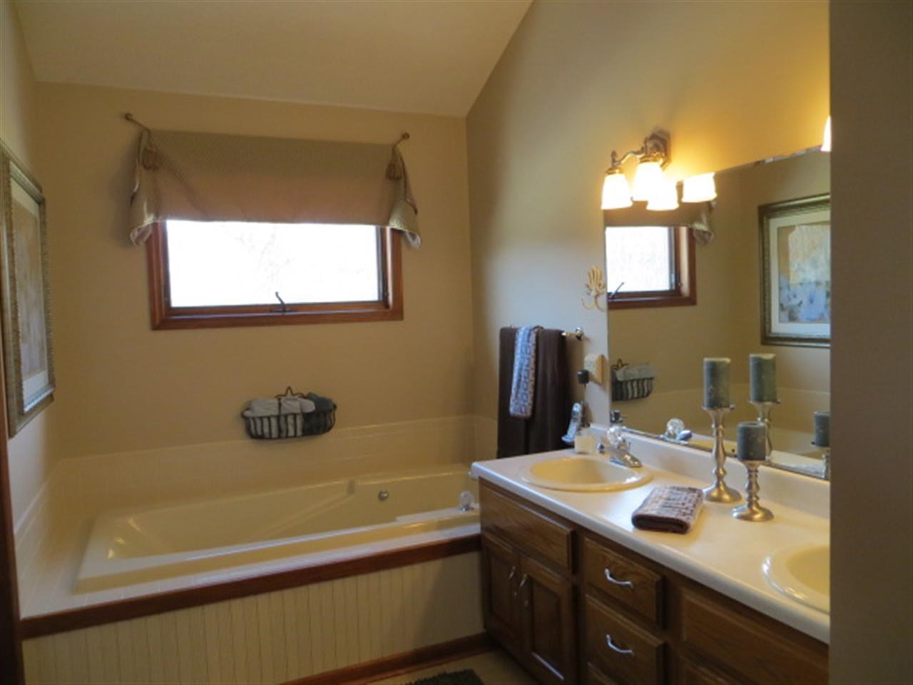 504 Henry Ct, Kendallville, IN 46755 photo 17