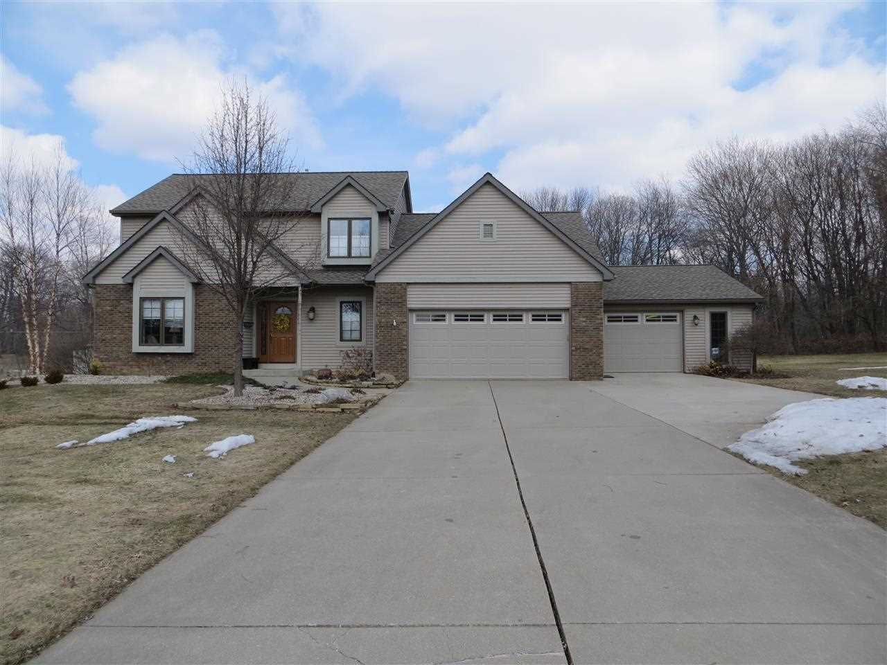 504 Henry Ct, Kendallville, IN 46755 photo 1