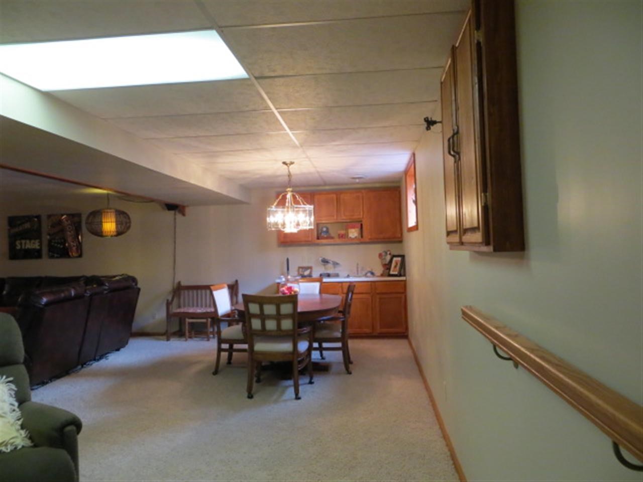 504 Henry Ct, Kendallville, IN 46755 photo 8