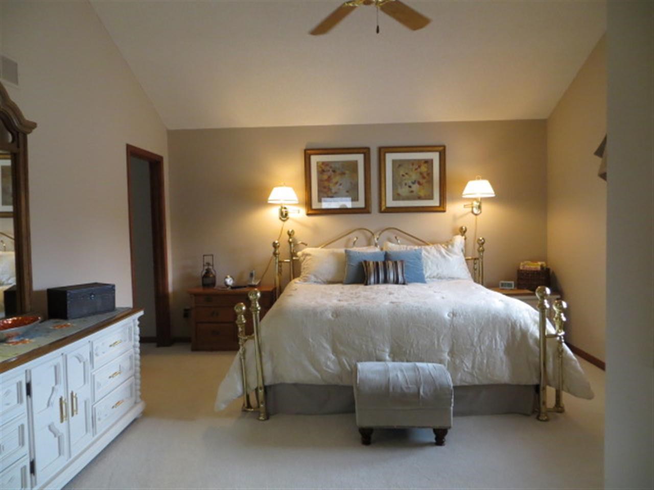 504 Henry Ct, Kendallville, IN 46755 photo 3