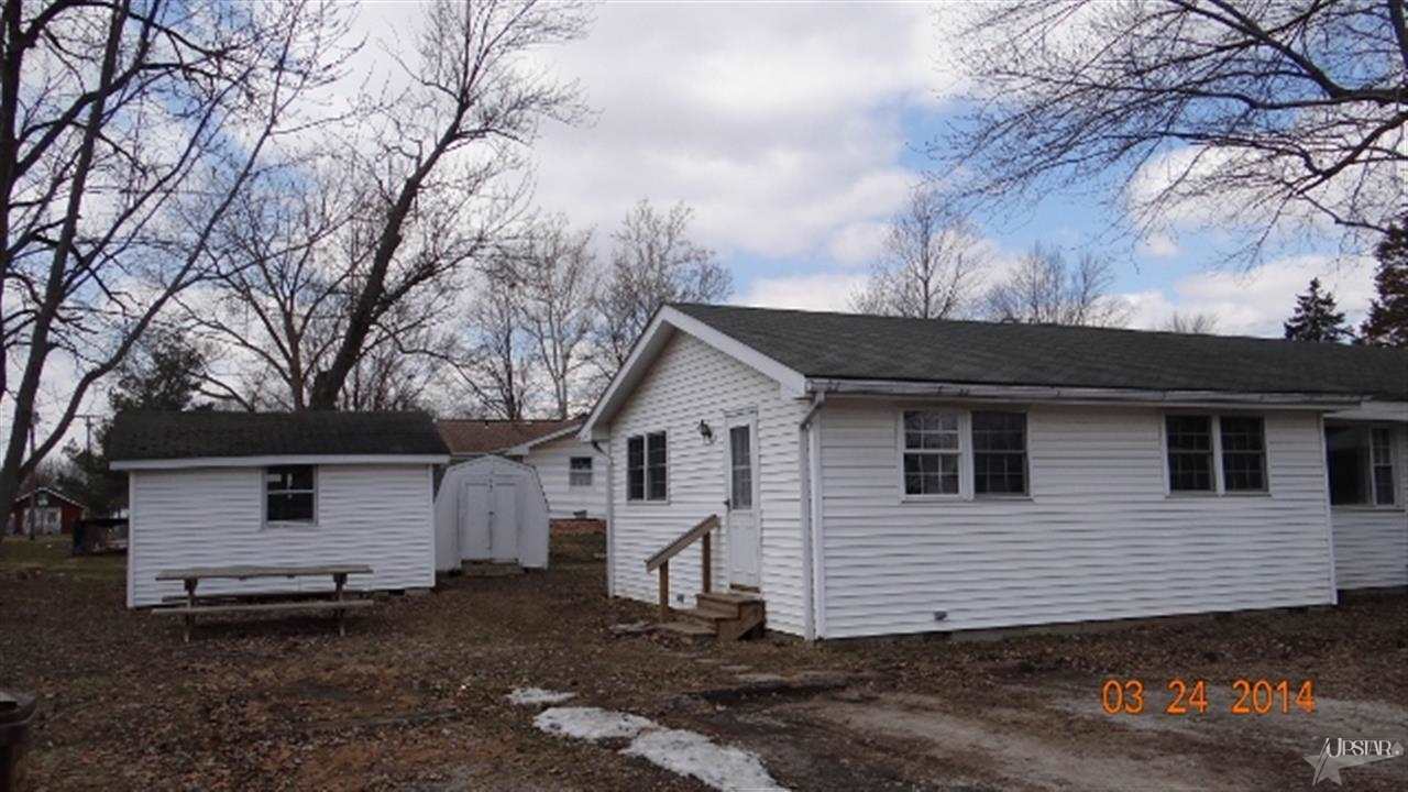 302 Gateway Ave, Churubusco, IN 46723 photo 2