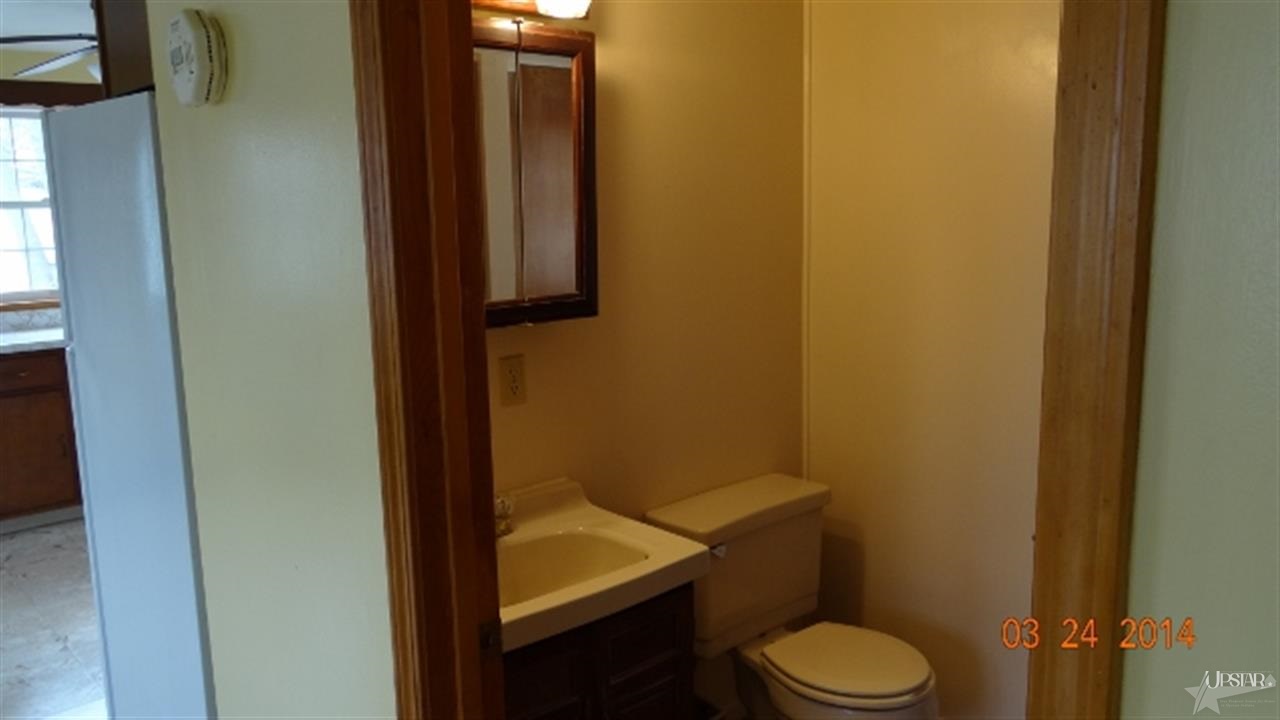 302 Gateway Ave, Churubusco, IN 46723 photo 9