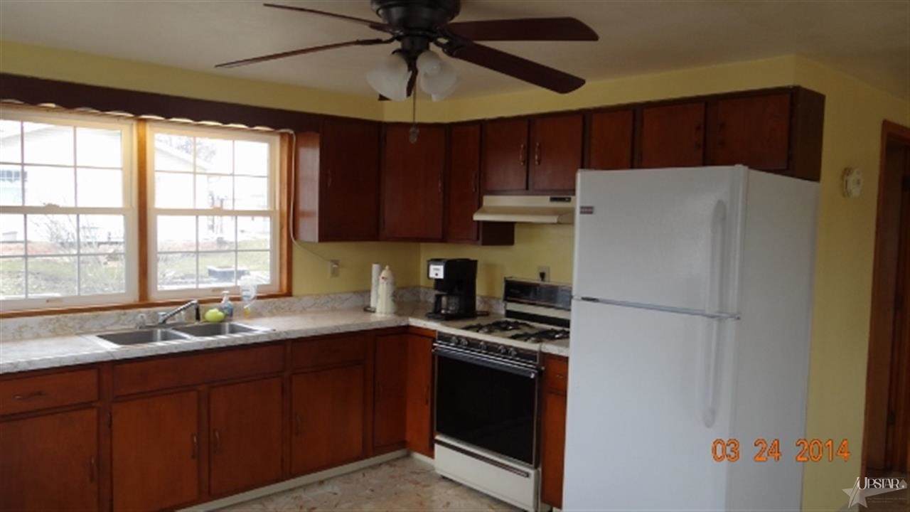 302 Gateway Ave, Churubusco, IN 46723 photo 5