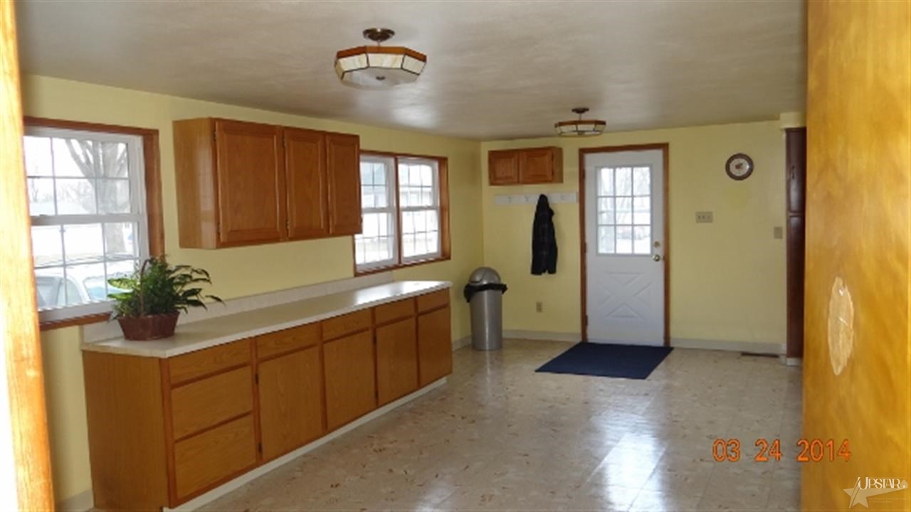 302 Gateway Ave, Churubusco, IN 46723 photo 7