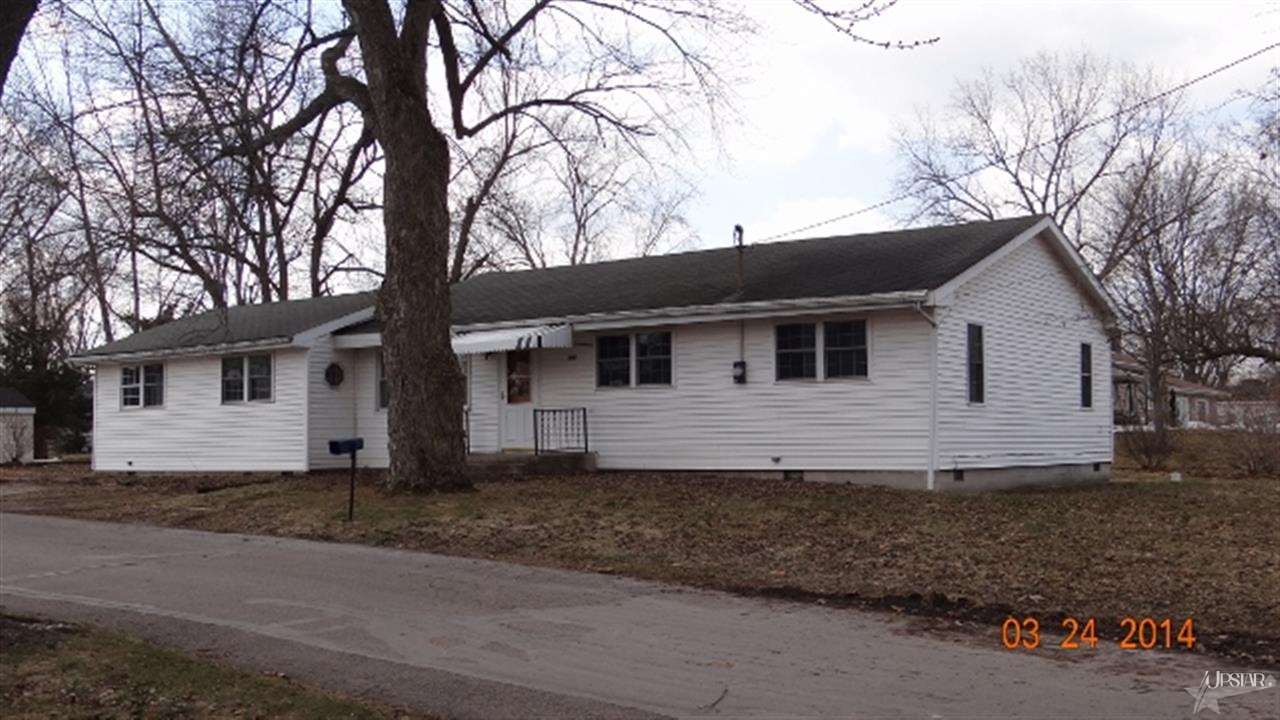 302 Gateway Ave, Churubusco, IN 46723 photo 3
