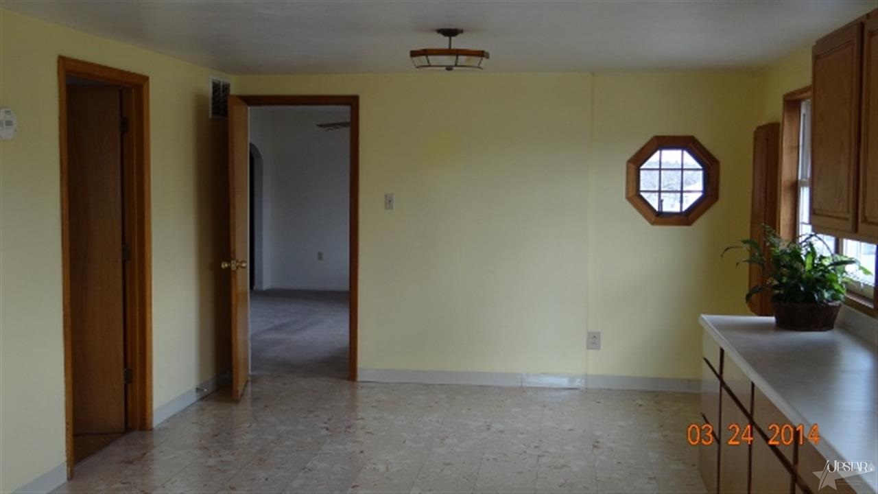 302 Gateway Ave, Churubusco, IN 46723 photo 8