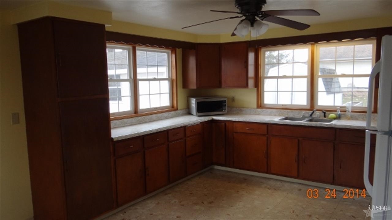 302 Gateway Ave, Churubusco, IN 46723 photo 6