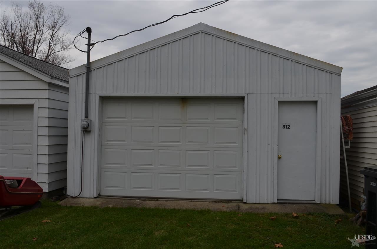 10469 N Grand Blvd, Syracuse, IN 46567 photo 5
