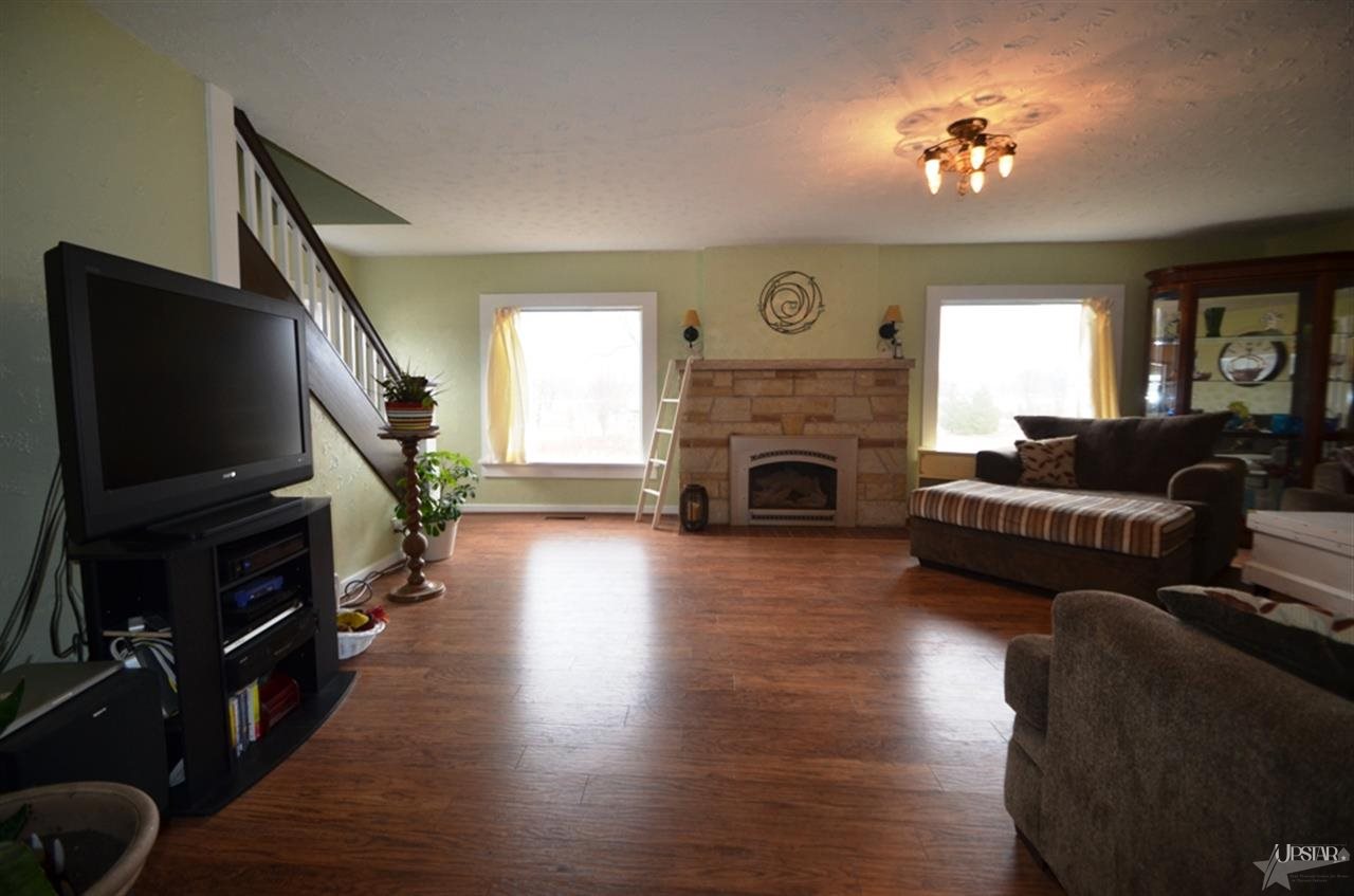 7529 E Leighty Rd, Kendallville, IN 46755 photo 3
