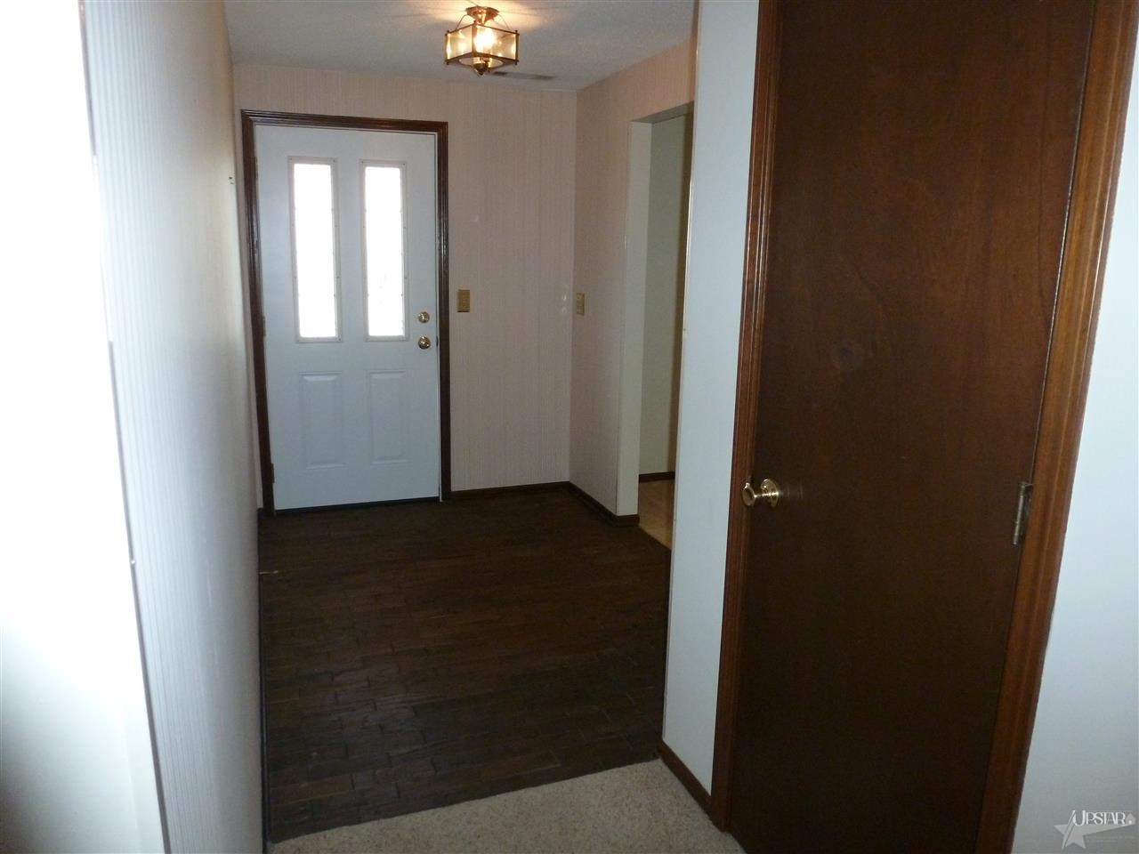 5732 Lancashire Ct, Fort Wayne, IN 46825 photo 2
