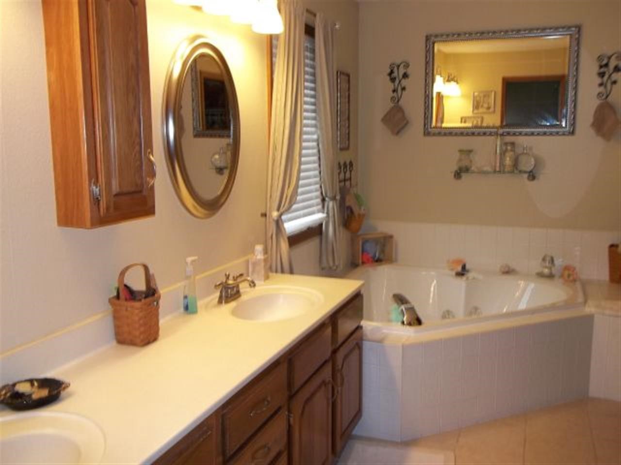 23170 Karington Ct, Elkhart, IN 46516 photo 15
