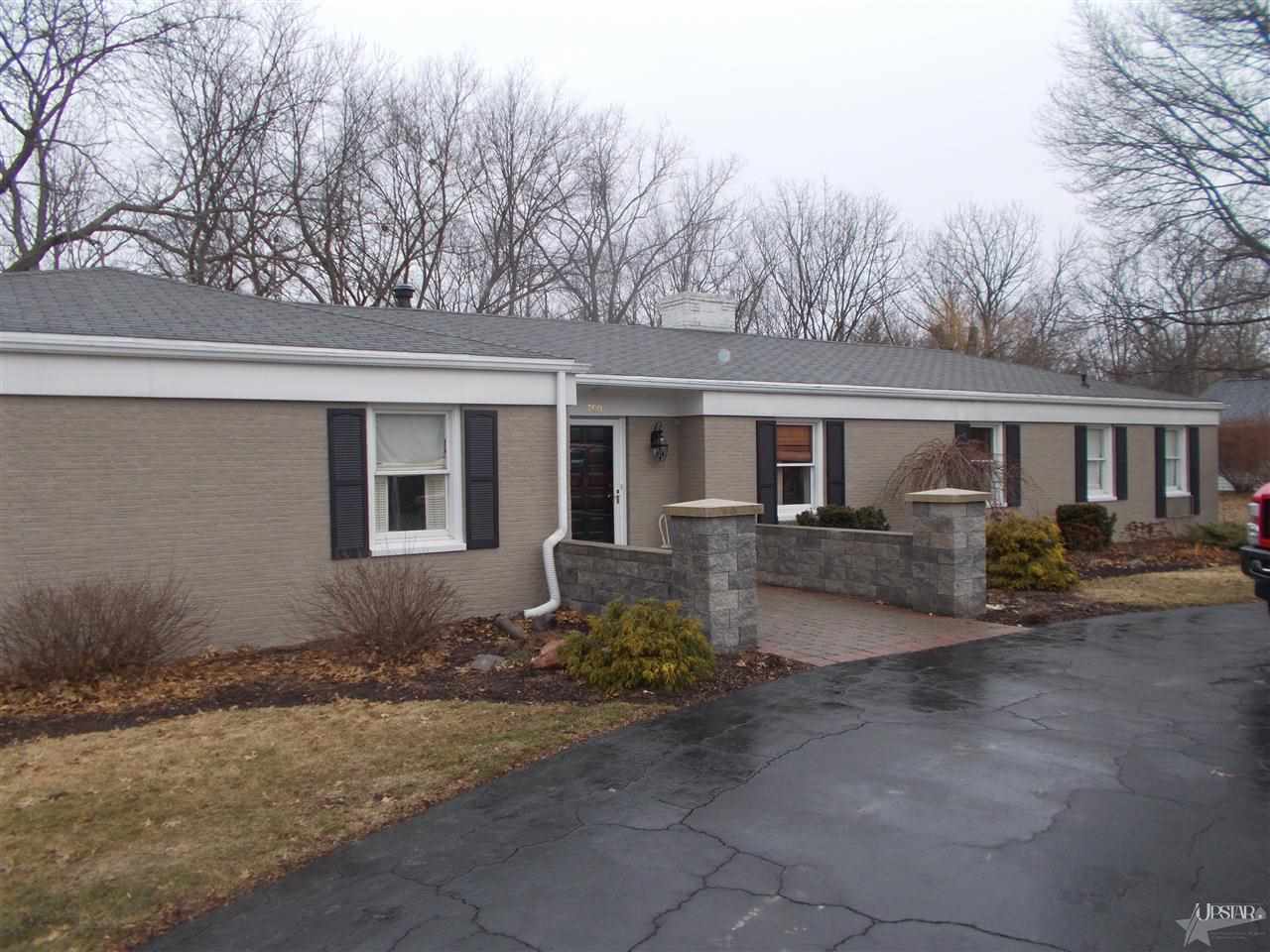 700 Hill Dr, Columbia City, IN 46725 photo 1