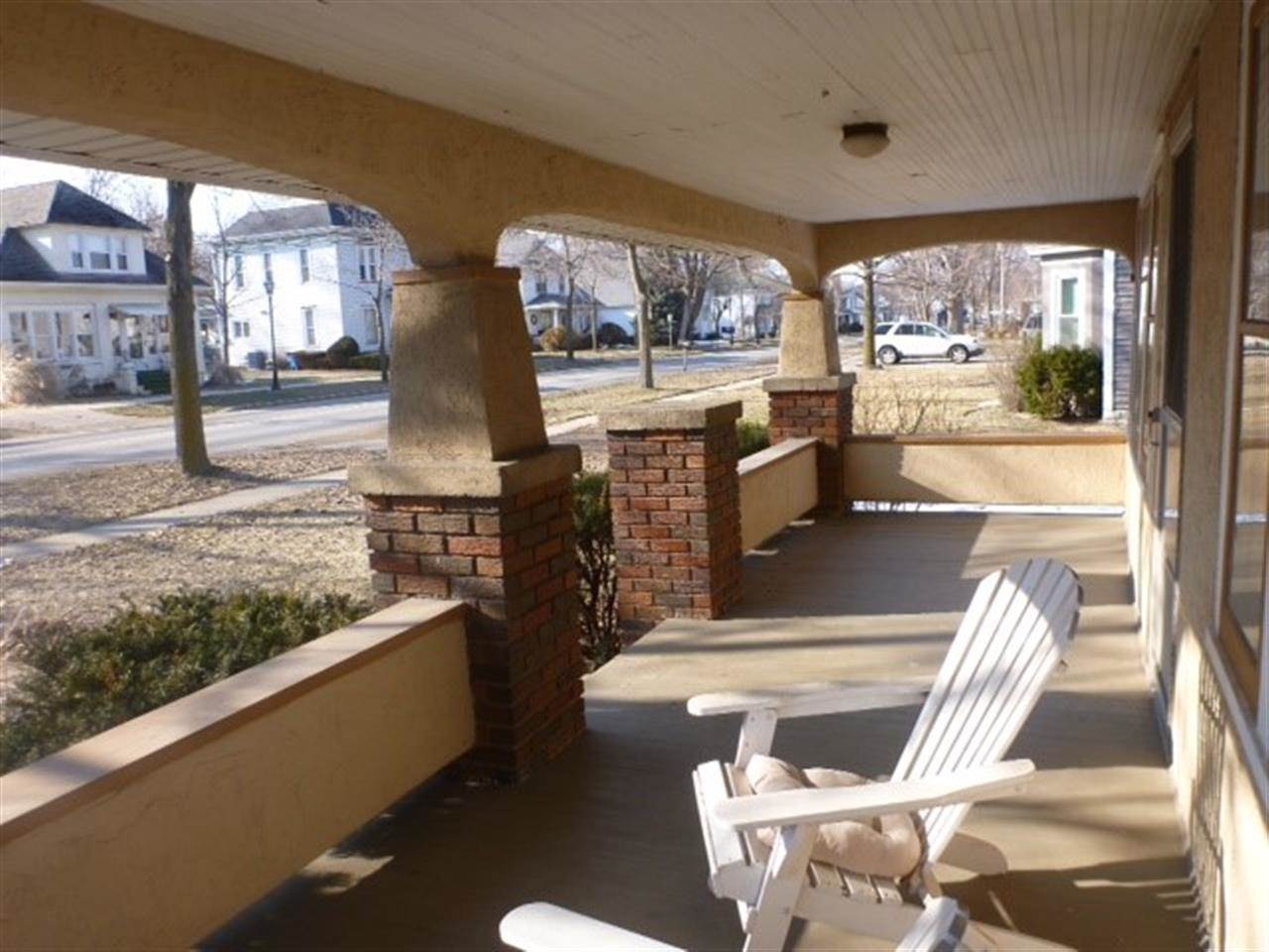 312 S Main St, Middlebury, IN 46540 photo 3