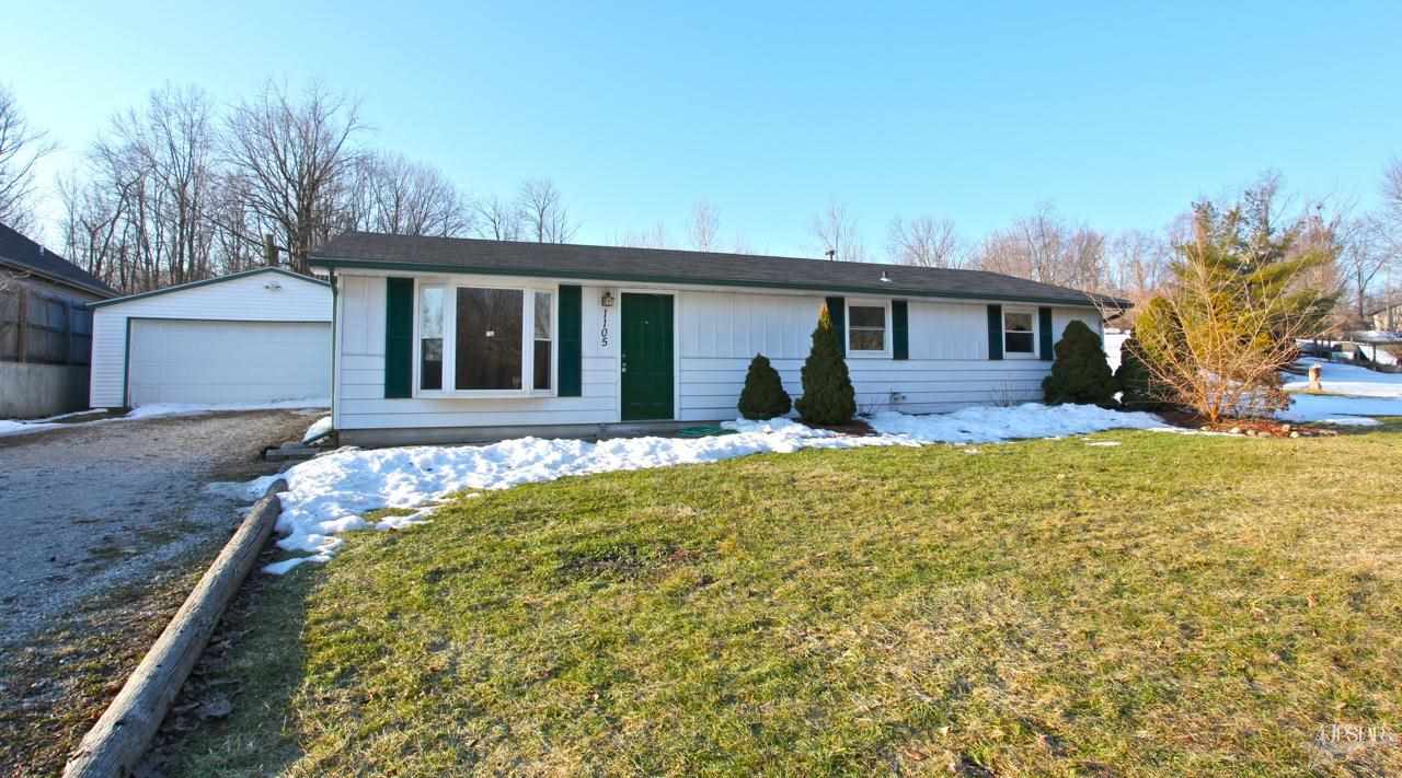 1105 W Till Rd, Fort Wayne, IN 46825 photo 1