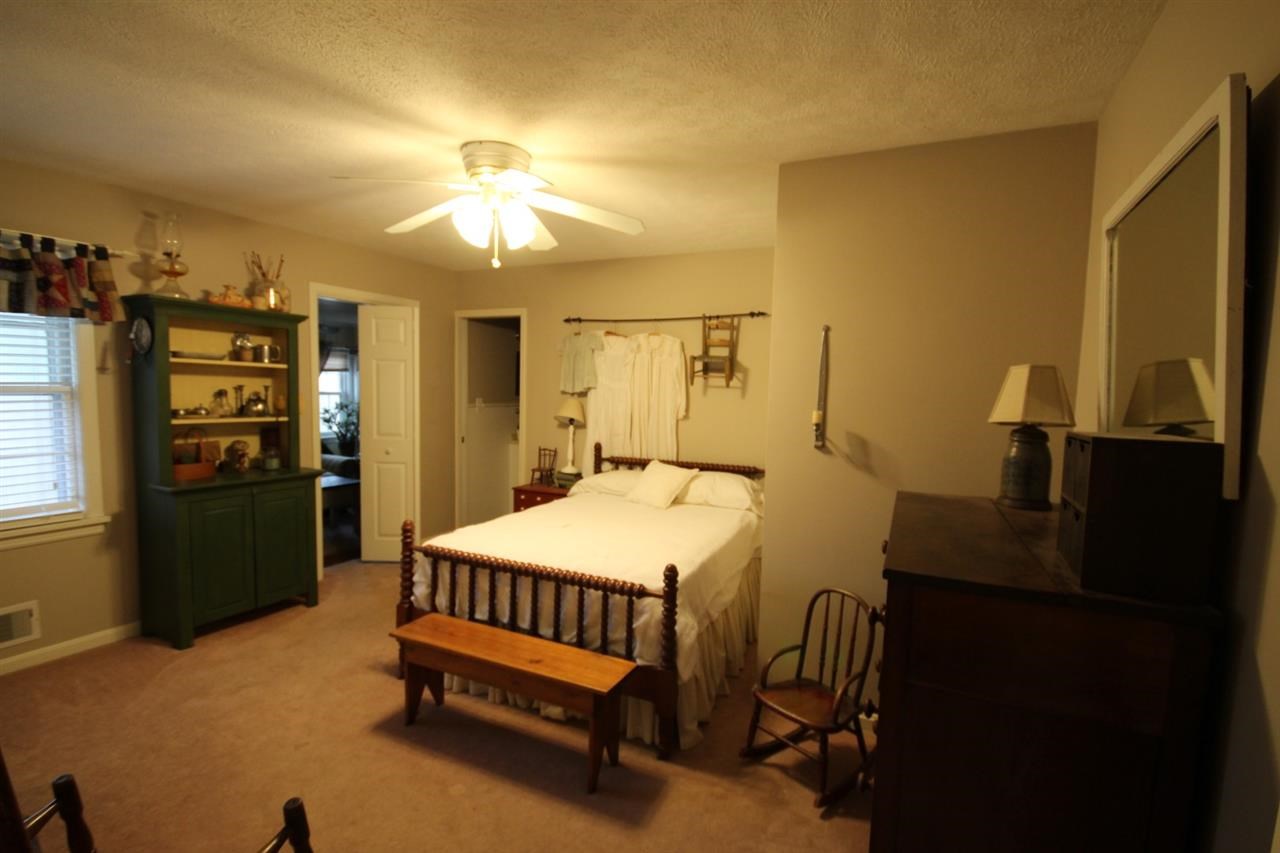 418 W Water St, Newburgh, IN 47630 photo 7