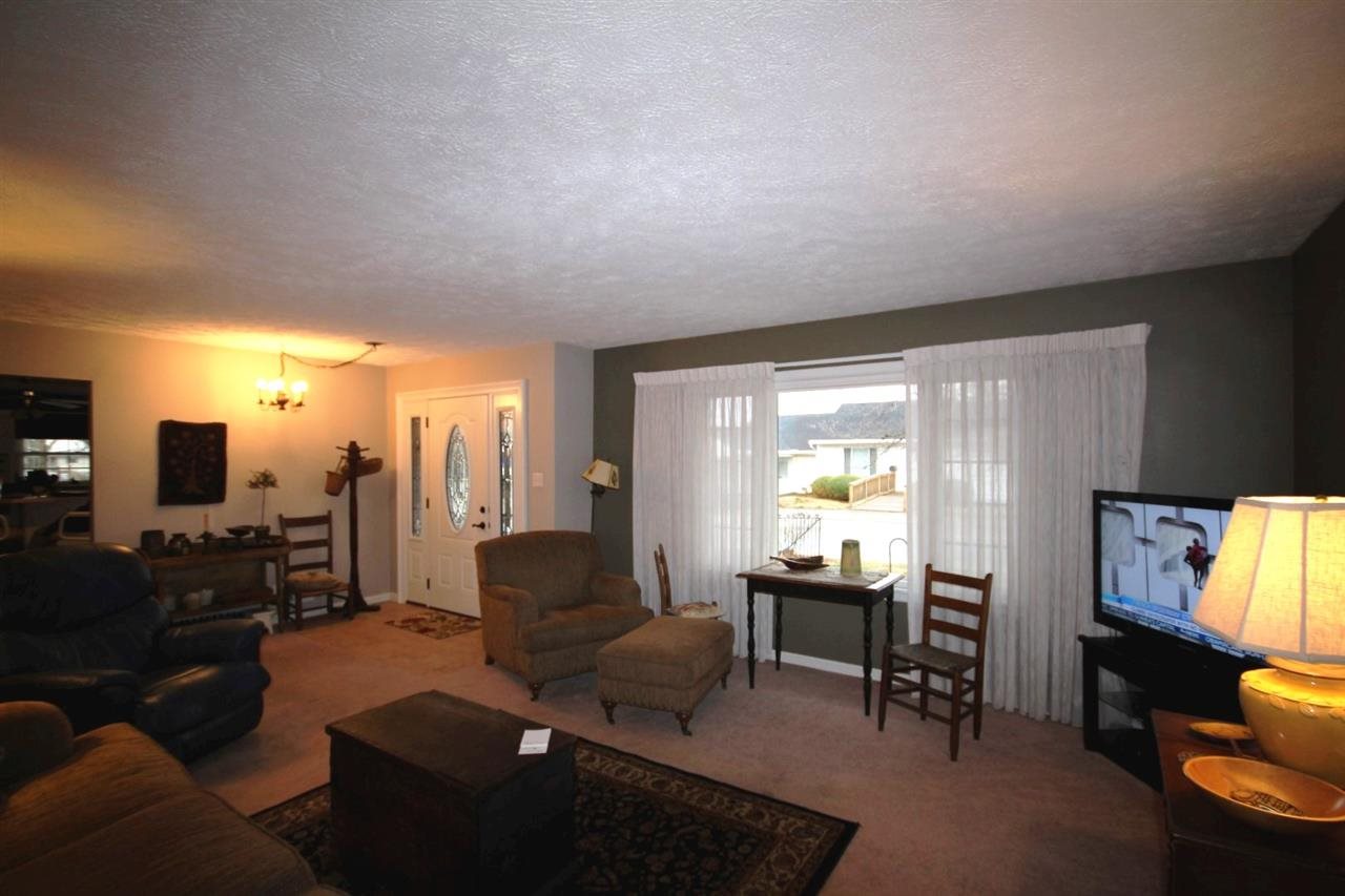 418 W Water St, Newburgh, IN 47630 photo 3