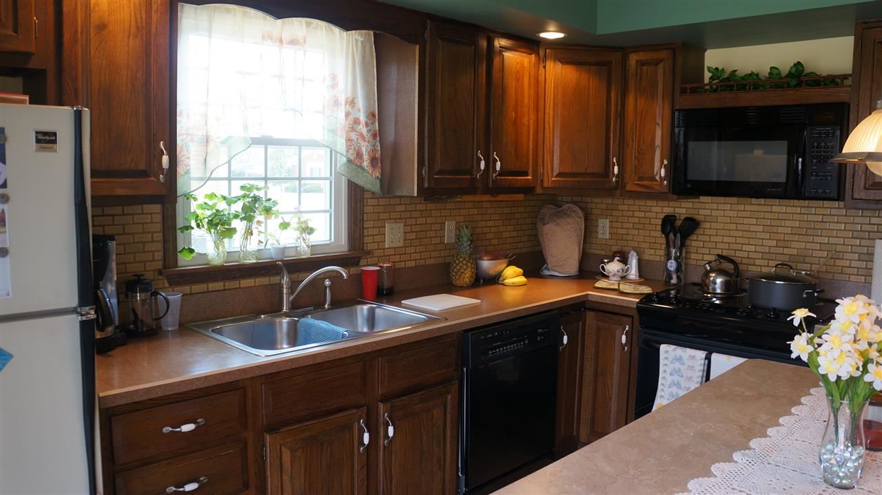 8224 Woodbriar Dr, Evansville, IN 47715 photo 6