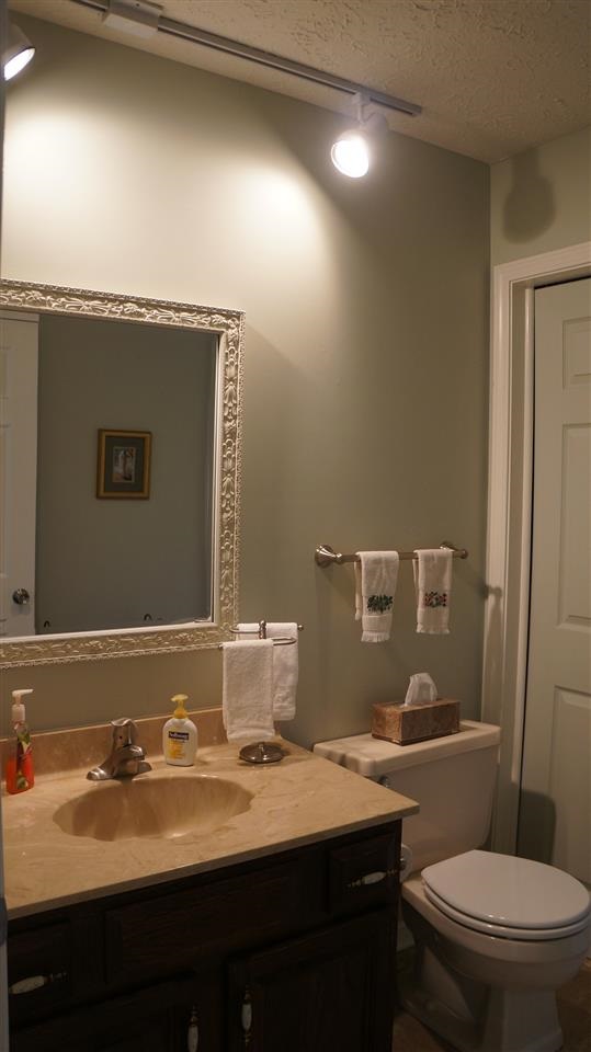 8224 Woodbriar Dr, Evansville, IN 47715 photo 18