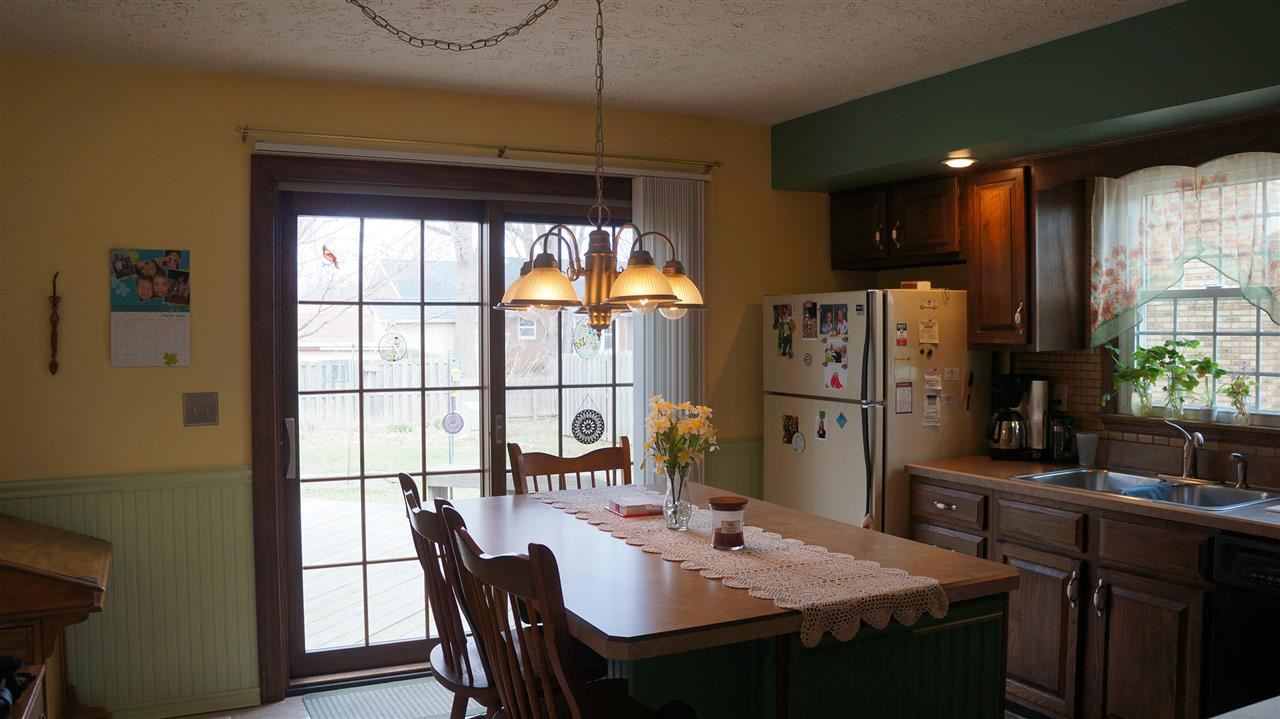8224 Woodbriar Dr, Evansville, IN 47715 photo 8