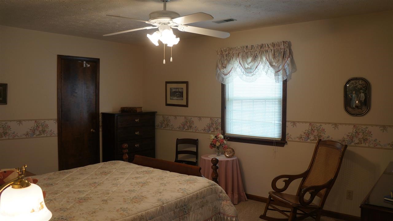 8224 Woodbriar Dr, Evansville, IN 47715 photo 17