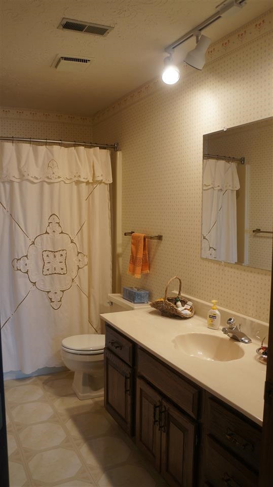 8224 Woodbriar Dr, Evansville, IN 47715 photo 13