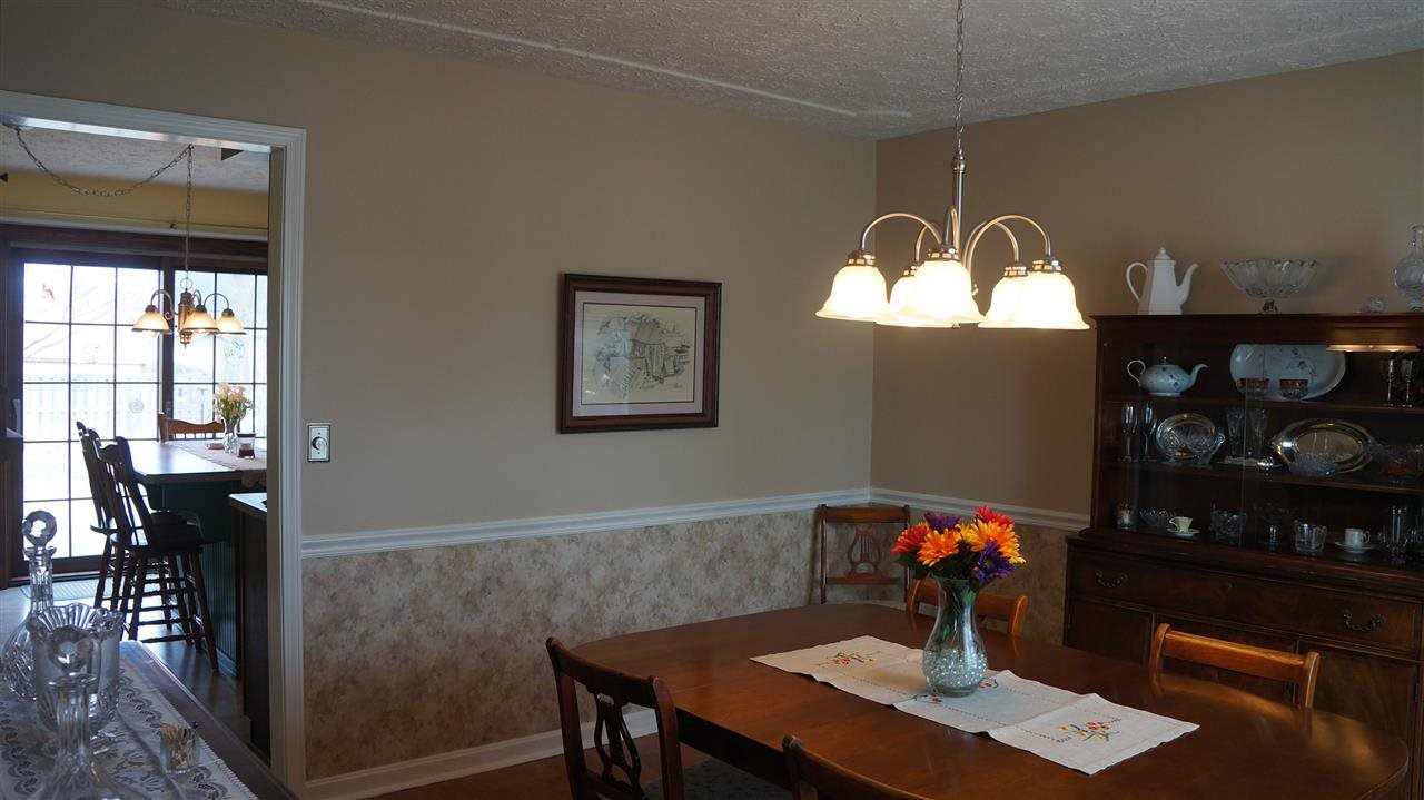 8224 Woodbriar Dr, Evansville, IN 47715 photo 9