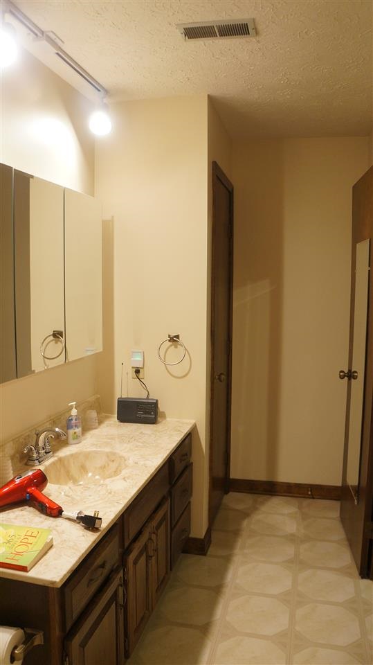 8224 Woodbriar Dr, Evansville, IN 47715 photo 15