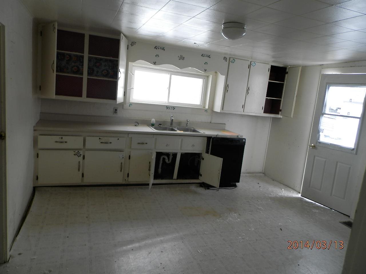 411 E Green St, Butler, IN 46721 photo 9