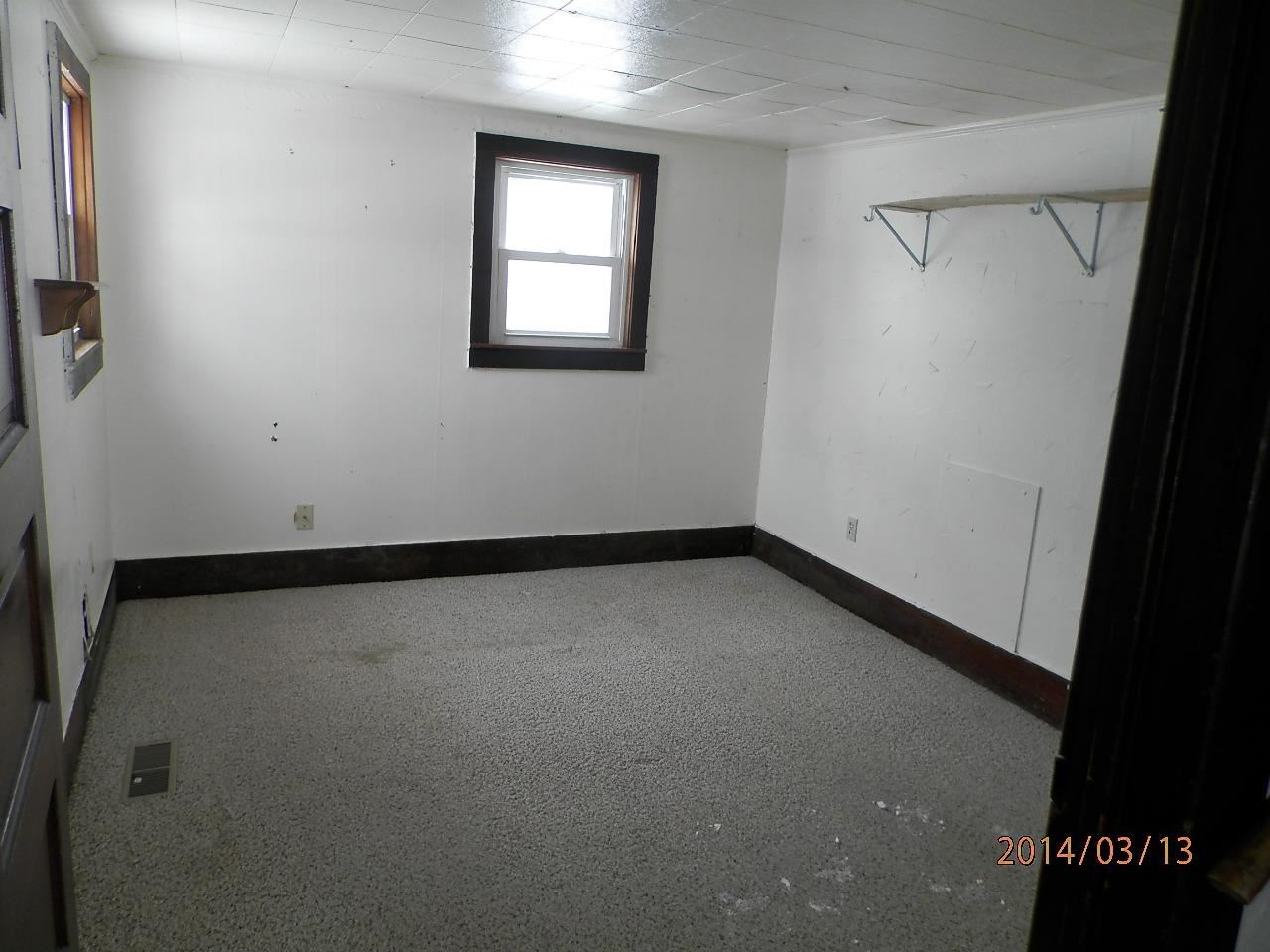 411 E Green St, Butler, IN 46721 photo 8