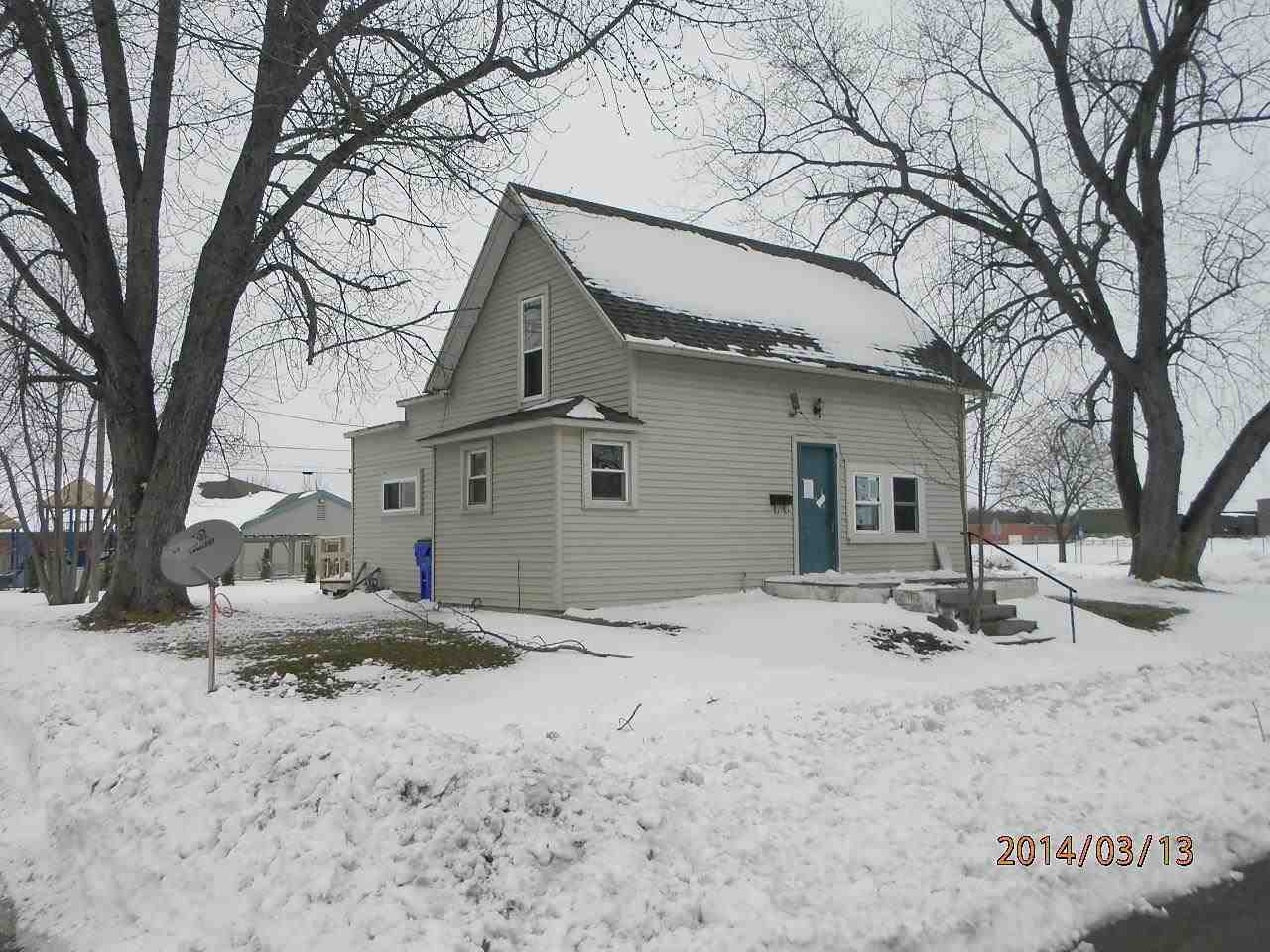 411 E Green St, Butler, IN 46721 photo 2