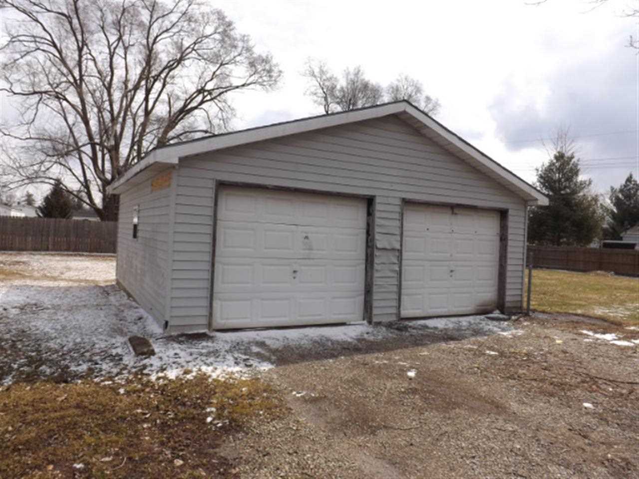 2143 W 12th St, Marion, IN 46953 photo 2