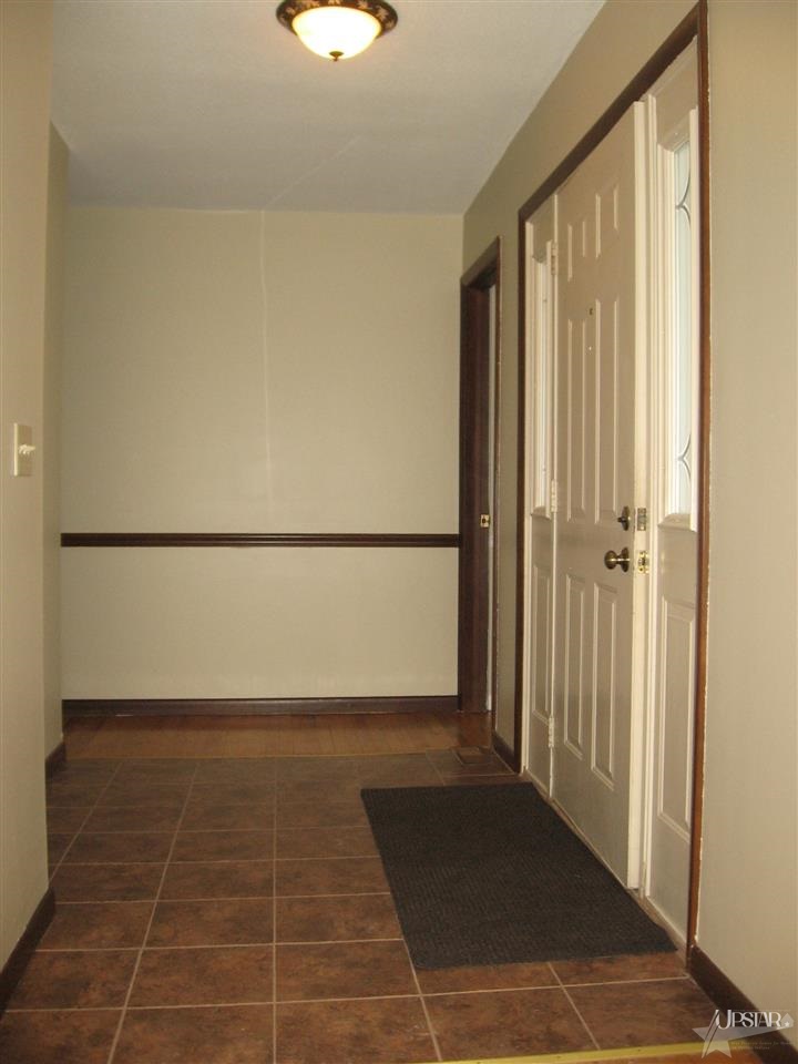 1395 W Westgate Ave, Columbia City, IN 46725 photo 2