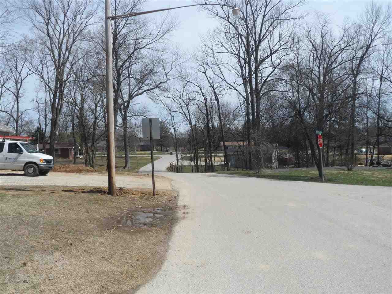 8 Douglas Dr, Washington, IN 47501 photo 3