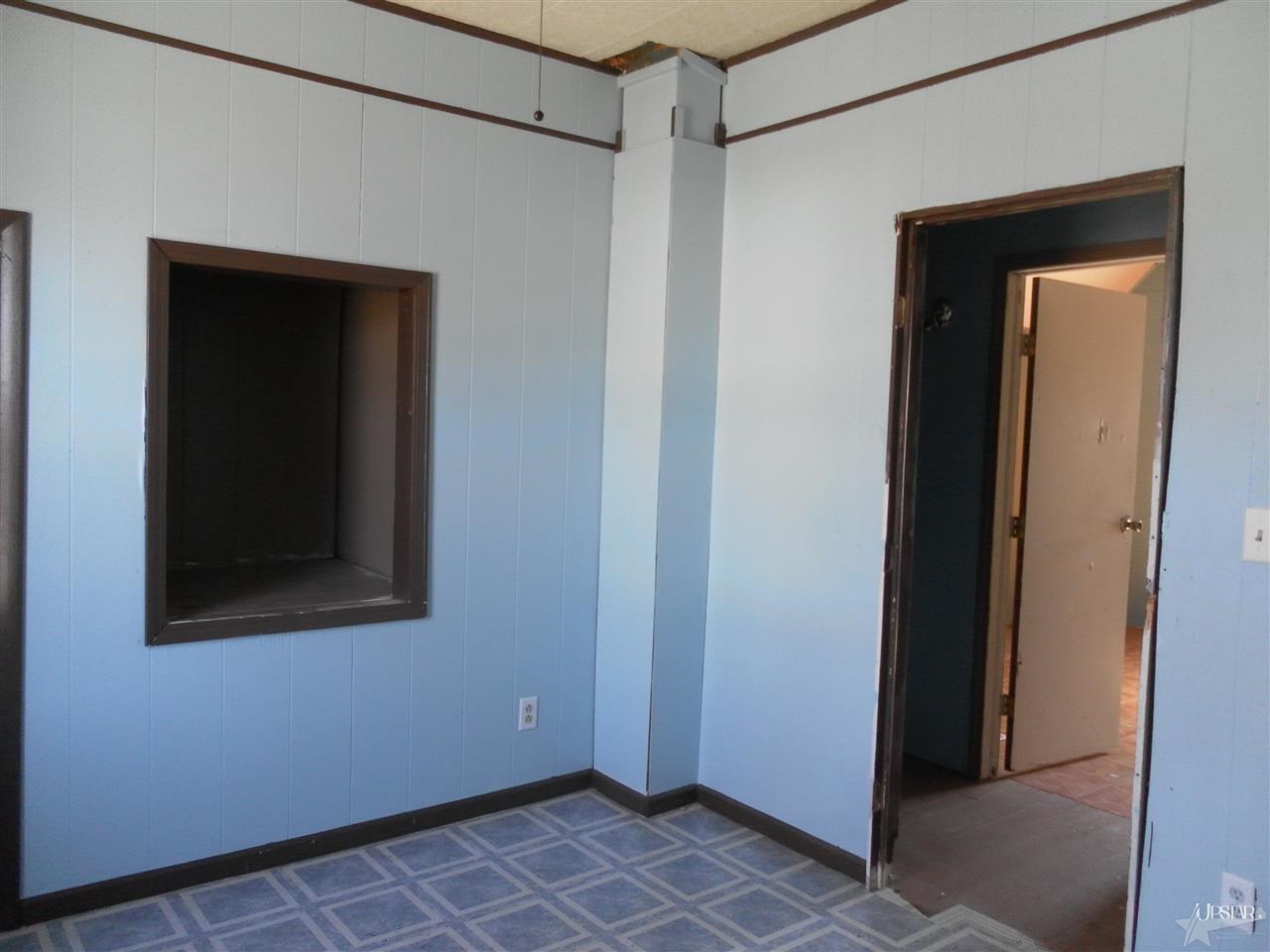106 N Short St, Monroeville, IN 46773 photo 7