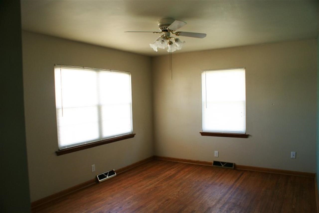 405 E Olmstead Ave, Evansville, IN 47711 photo 2