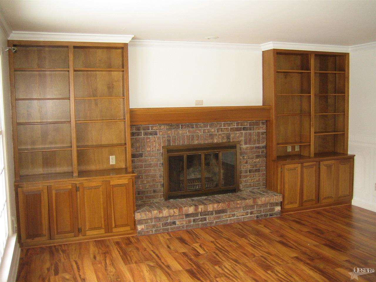 1027 Crestway Dr, Fort Wayne, IN 46819 photo 2