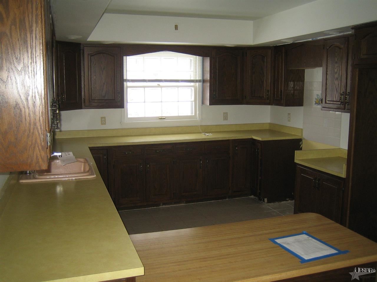 1027 Crestway Dr, Fort Wayne, IN 46819 photo 3