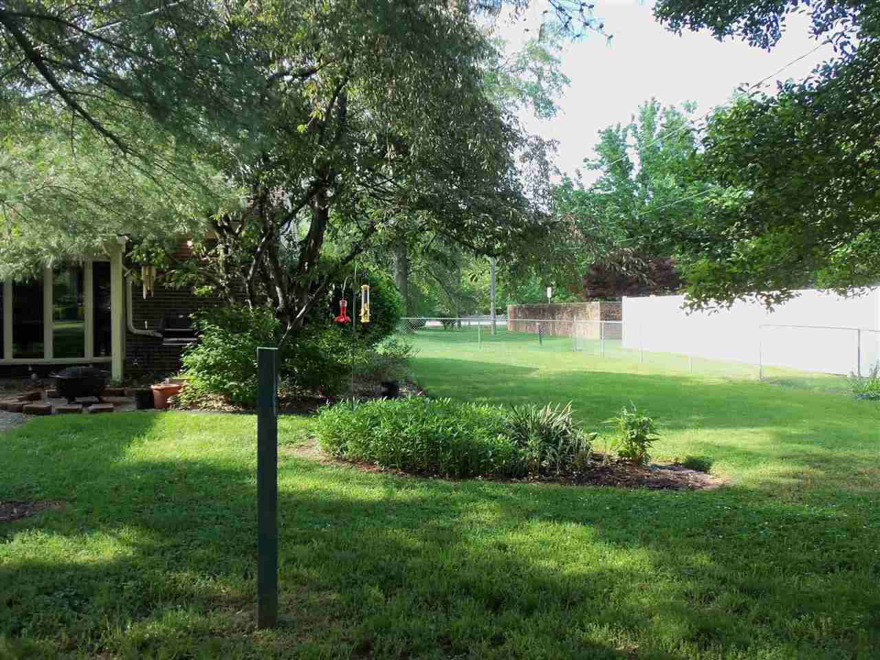 521 Kirkwood Dr, Evansville, IN 47715 photo 4