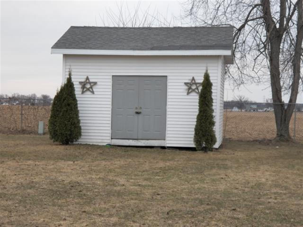 977 Highfield Ct, Middlebury, IN 46540 photo 4